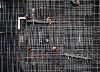 AI that scans a construction site can spot when things are falling behind